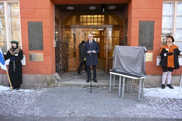 undervisningsminister utanför skolan